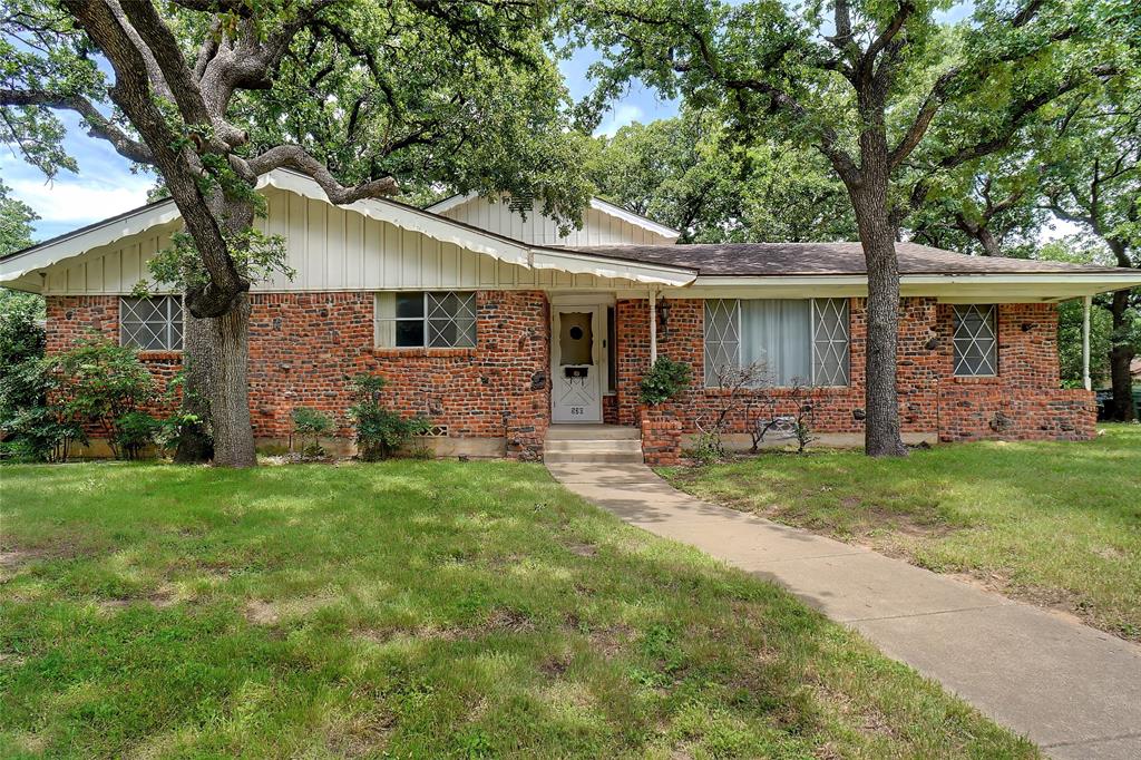 520 Circleview Drive Property Photo 1