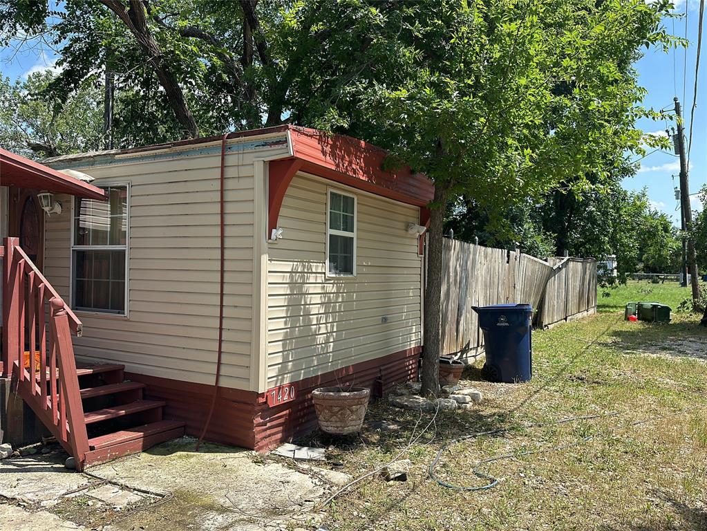 7420 Elm Street Property Photo 2