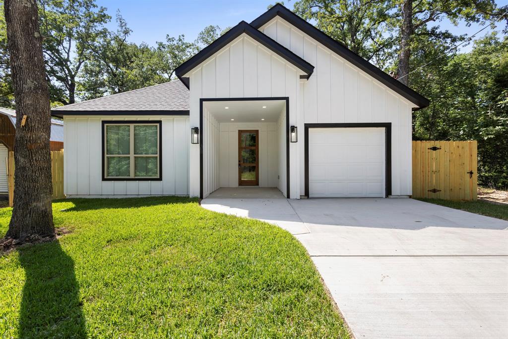 14815 Goliad Drive Property Photo 1
