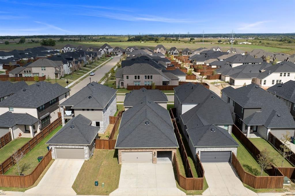 2521 Cedar Valley Cove Property Photo 4