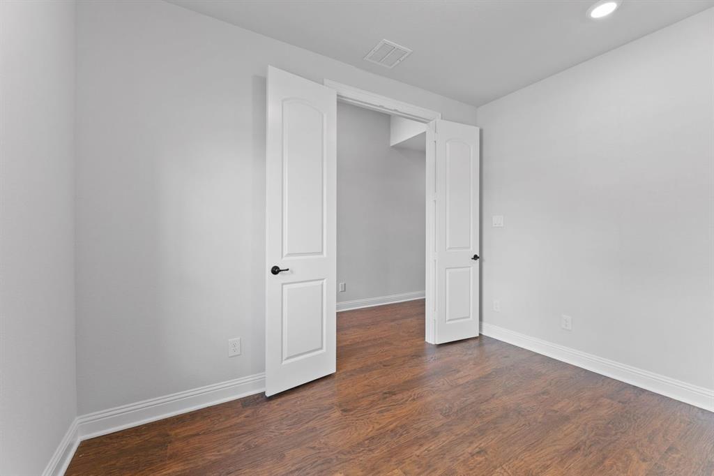 2521 Cedar Valley Cove Property Photo 12