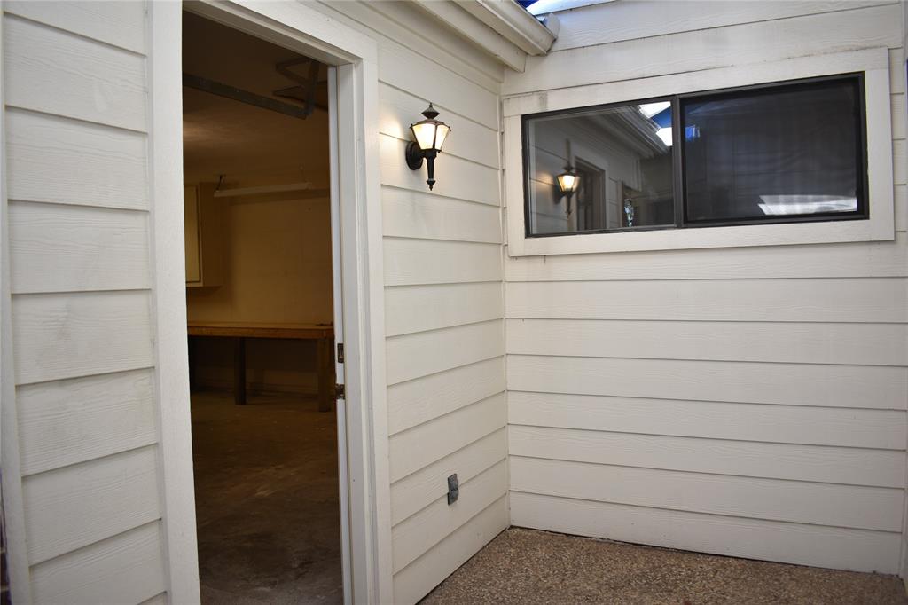 919 Liberty Court Property Photo 4