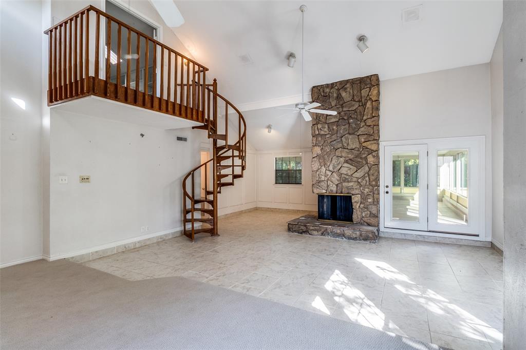 919 Liberty Court Property Photo 5