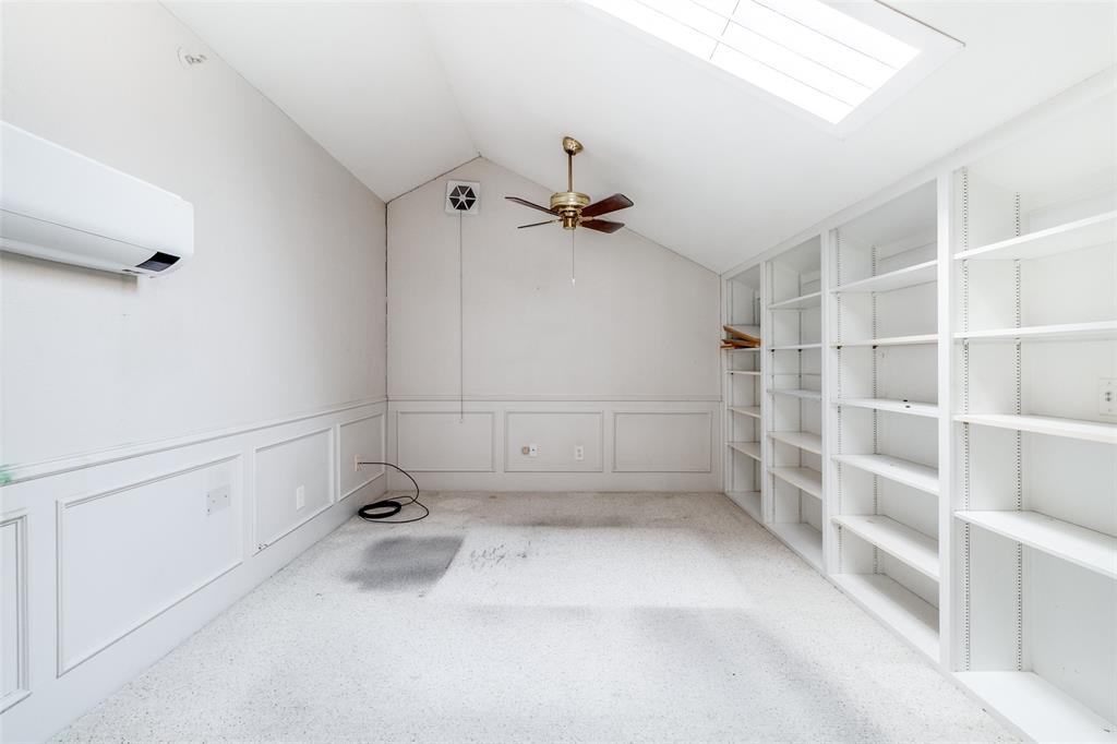 919 Liberty Court Property Photo 24