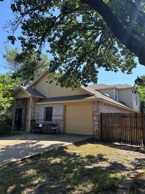 1200 Arthur Court Property Photo 1