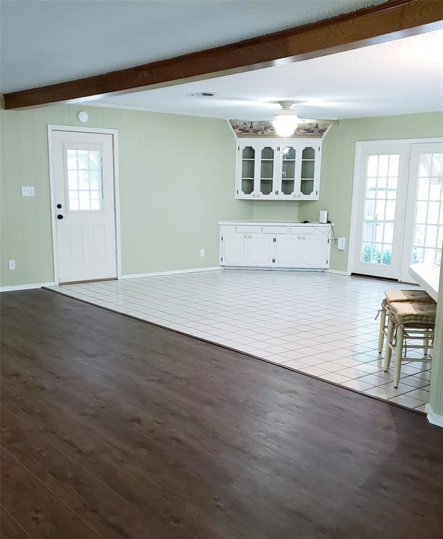 401 S Timberlane Property Photo 6
