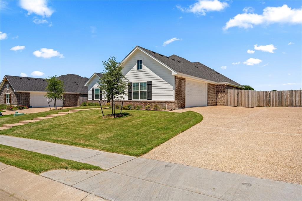 10117 Castleberry Lane Property Photo 3