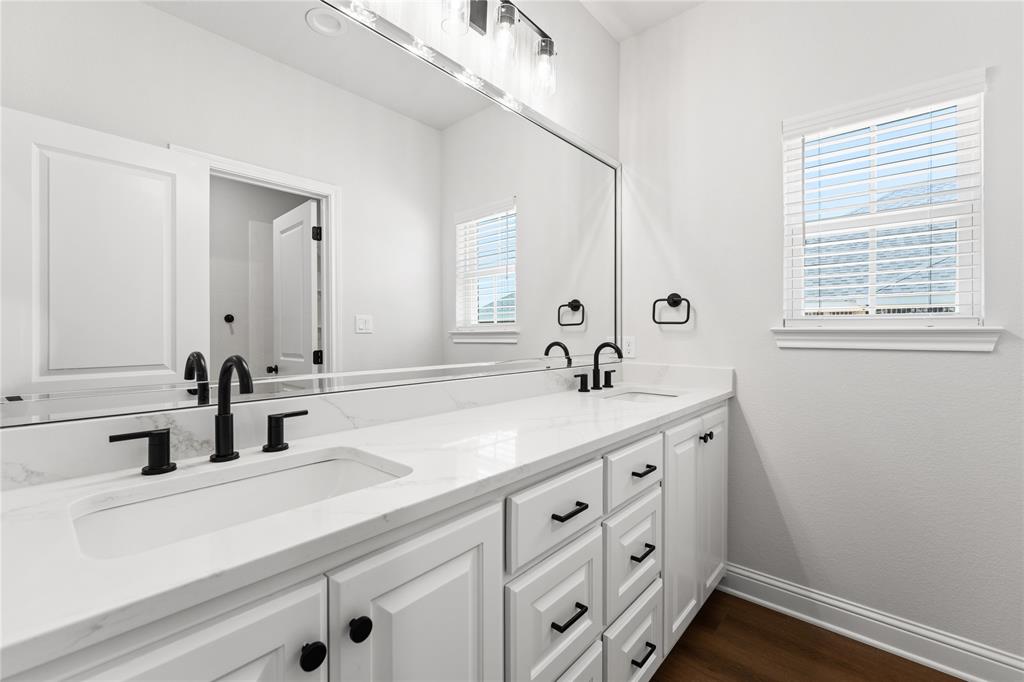 10117 Castleberry Lane Property Photo 35