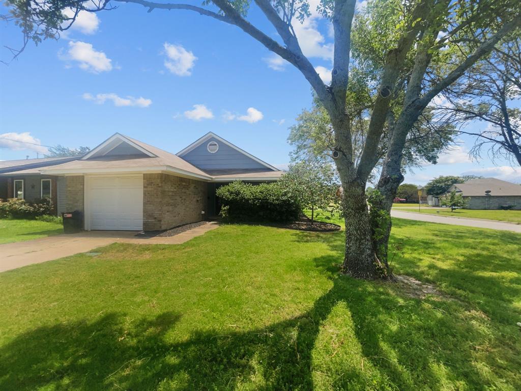 1215 Keechi Street Property Photo 1