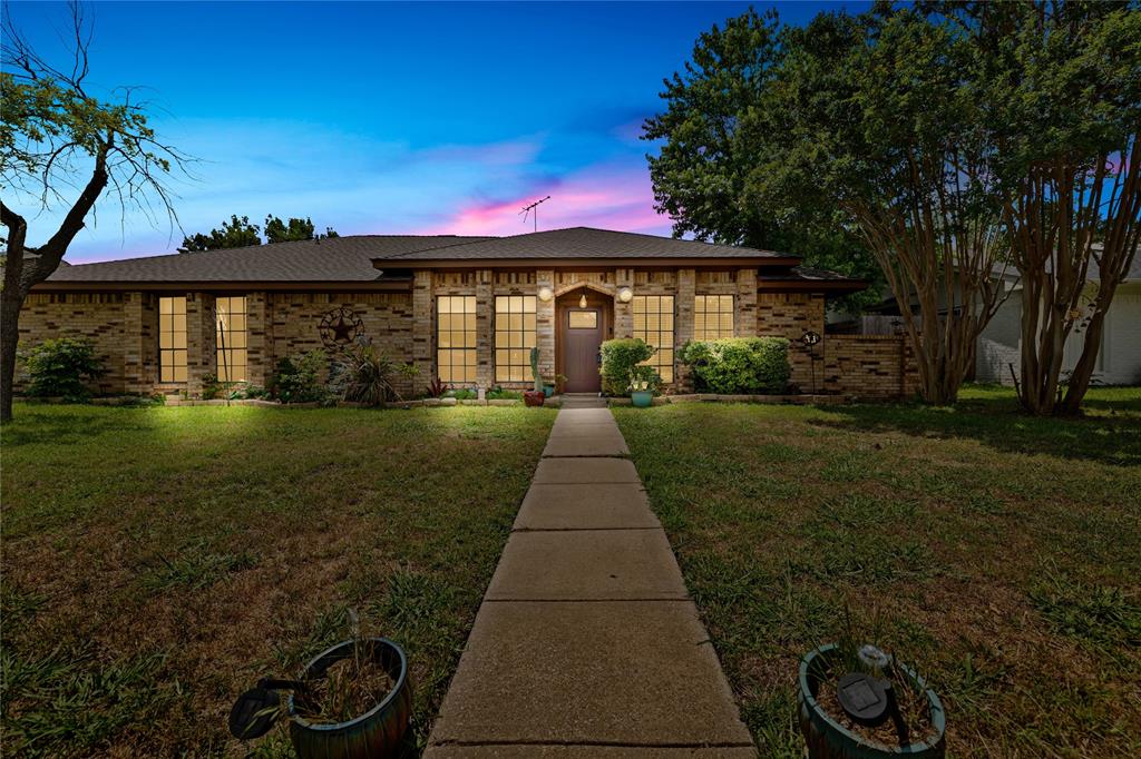 1603 Versailles Drive Property Photo 1