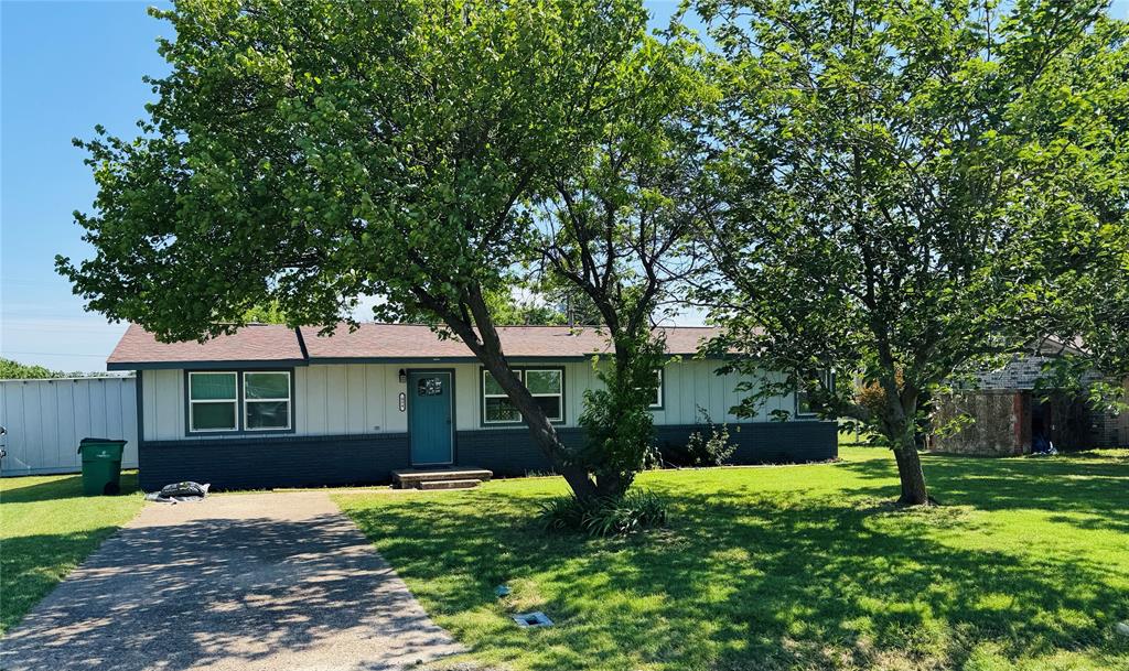 434 E Clinton Street Property Photo 1