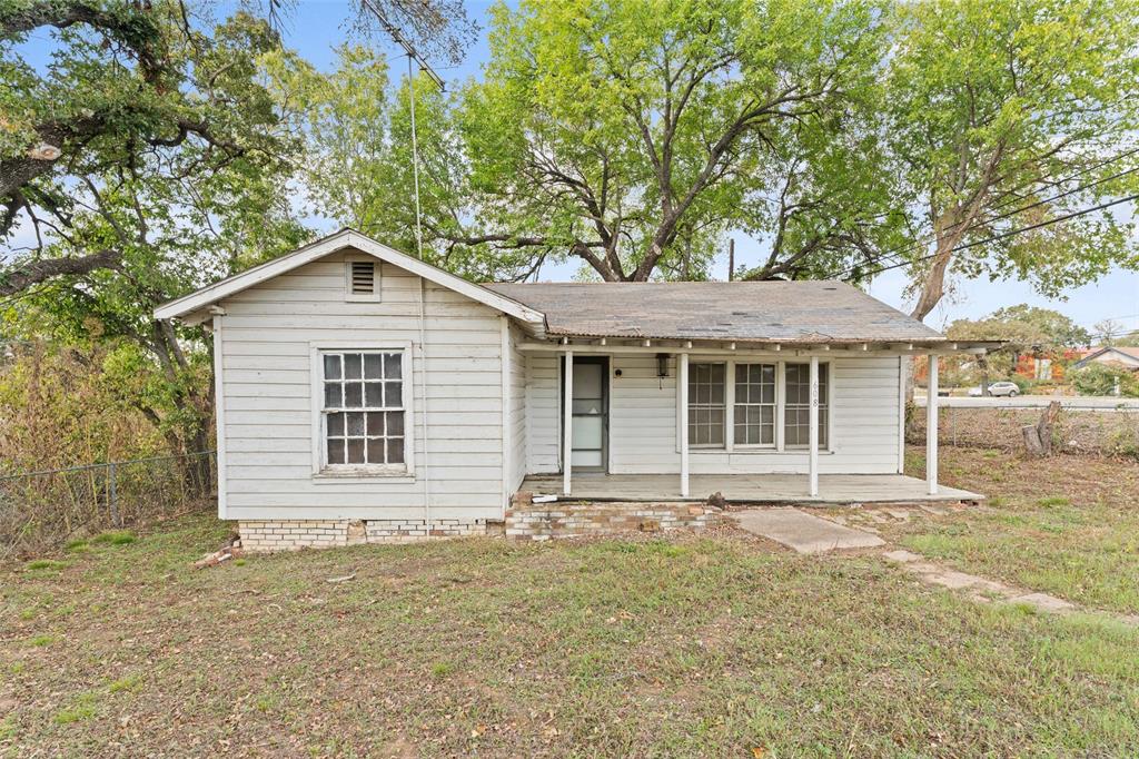 608 E Kennedale Parkway Property Photo 3