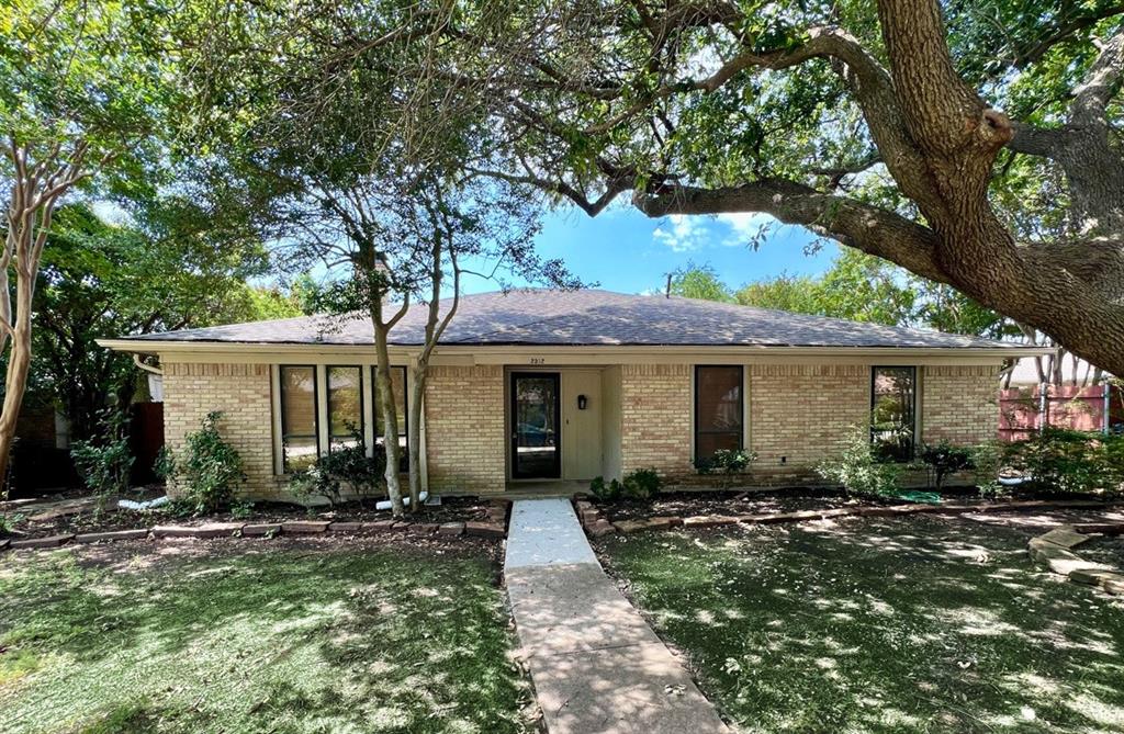 2512 Lawndale Drive Property Photo 1