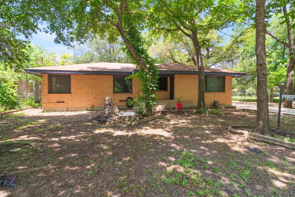 1006 Tower Dr Property Photo 1