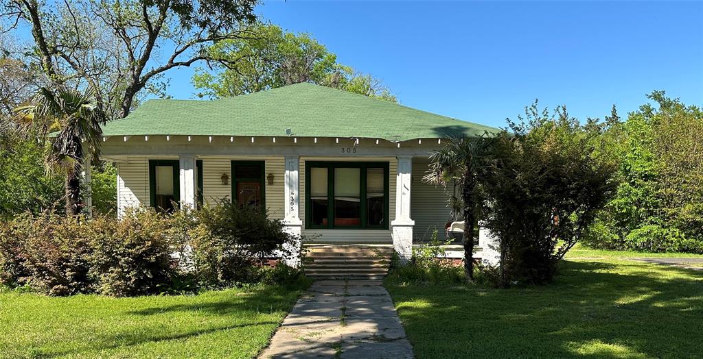 305 Quitman Street Property Photo 1