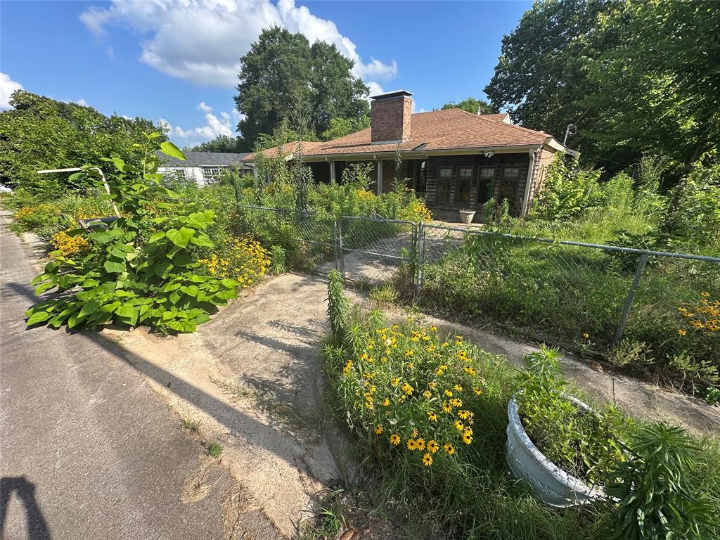 609 Hickory Property Photo 1