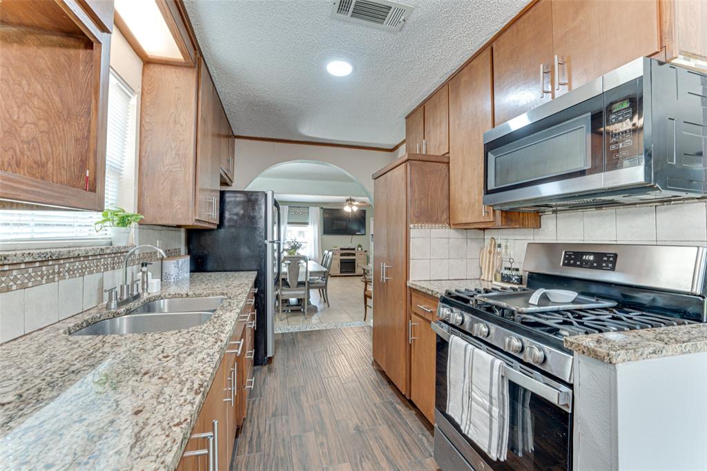 514 Shorehaven Drive Property Photo 8