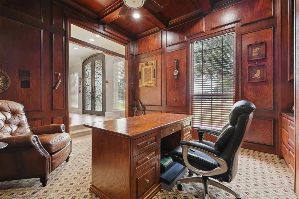 6260 Oak Hollow Drive Property Photo 6