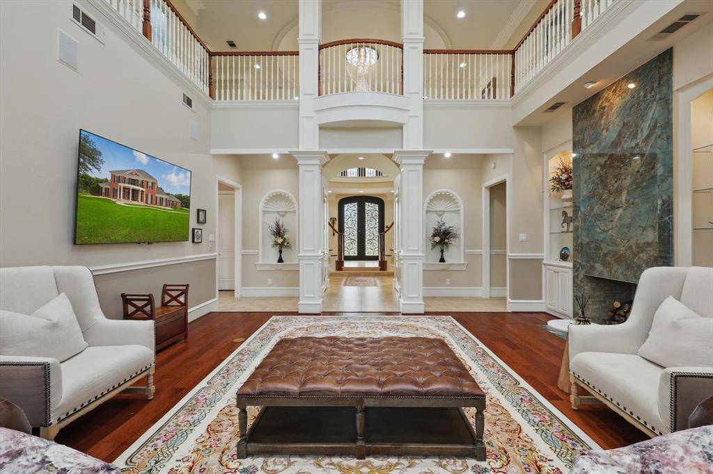 6260 Oak Hollow Drive Property Photo 12