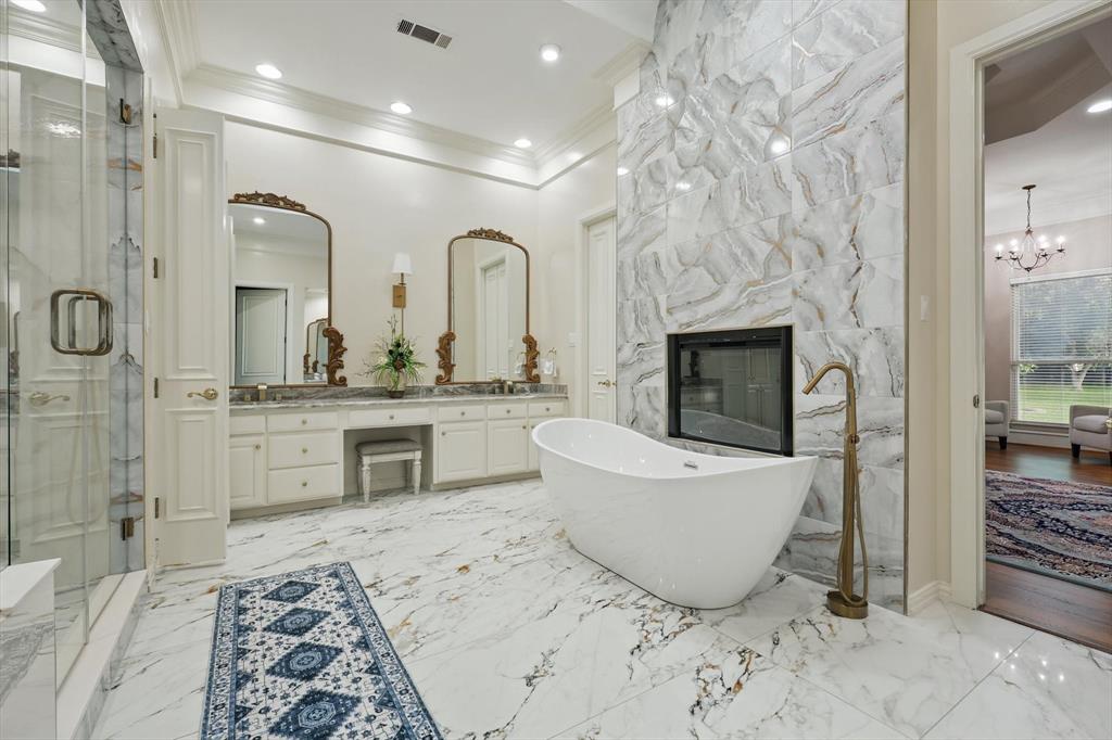 6260 Oak Hollow Drive Property Photo 15