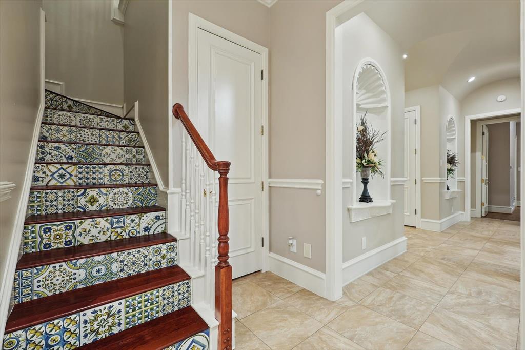 6260 Oak Hollow Drive Property Photo 21