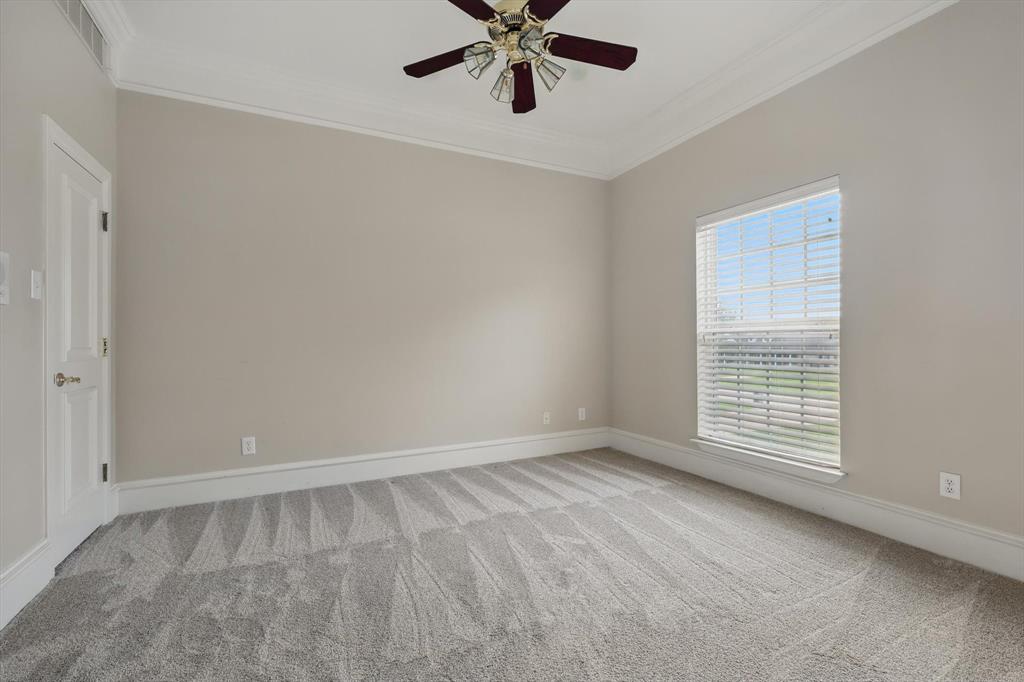 6260 Oak Hollow Drive Property Photo 28