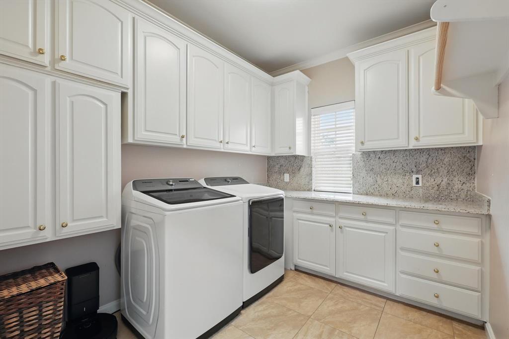 6260 Oak Hollow Drive Property Photo 33