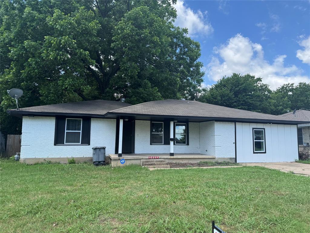 4655 C L Veasey Boulevard Property Photo 1