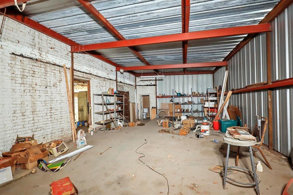 1119 Hubbard Street Property Photo 9