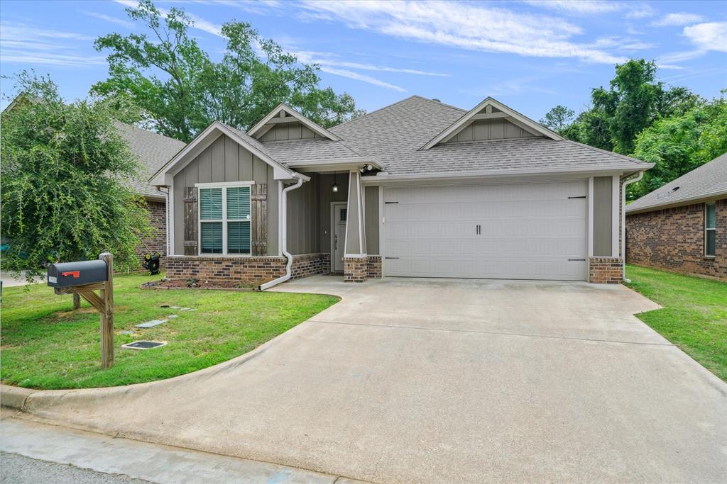 2939 Meadow Brook Trail Property Photo 1