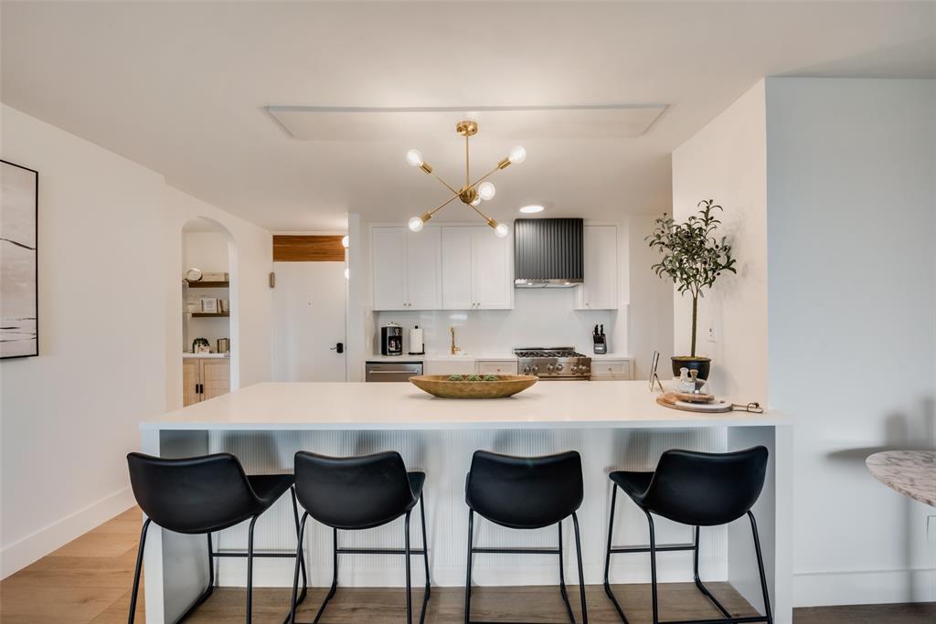 3883 Turtle Creek Boulevard 709 Property Photo 1