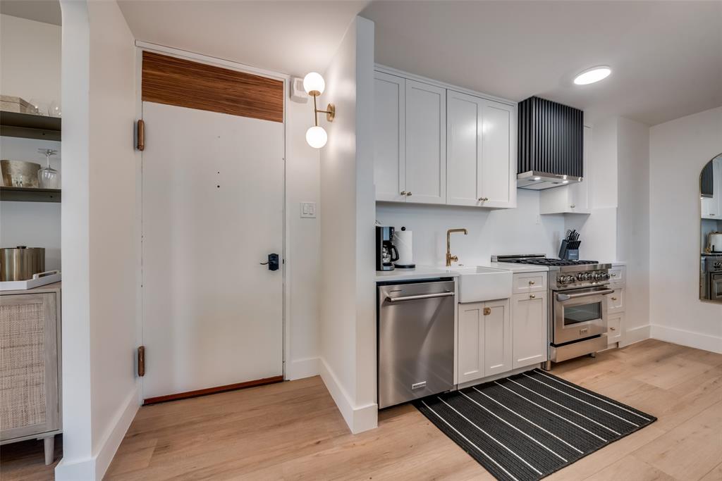 3883 Turtle Creek Boulevard 709 Property Photo 2