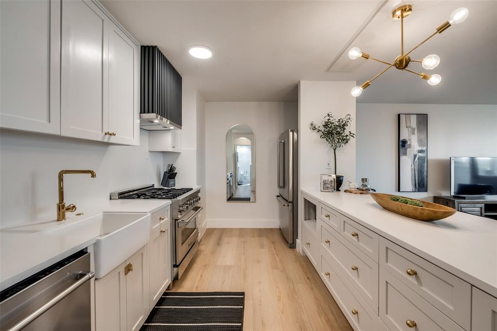 3883 Turtle Creek Boulevard 709 Property Photo 7