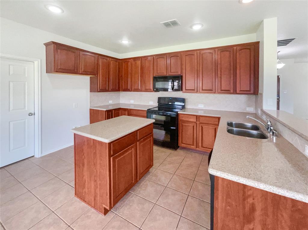 1017 Mule Deer Road Property Photo 6
