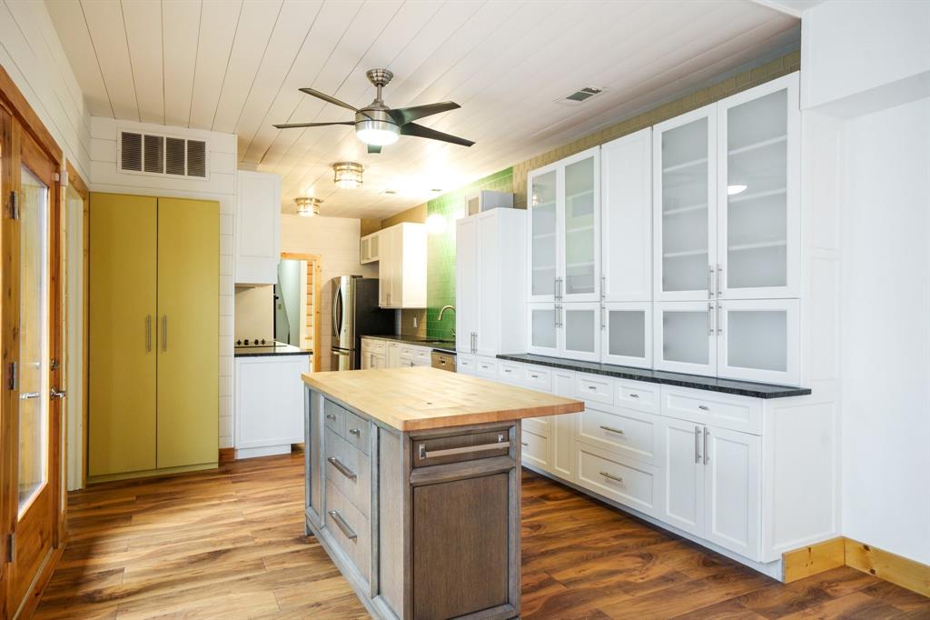 6853 Anglebluff Circle Property Photo 8