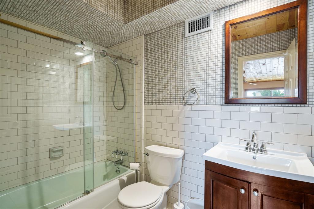 6853 Anglebluff Circle Property Photo 18