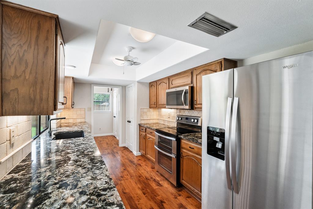 445 Woodway Drive Property Photo 8