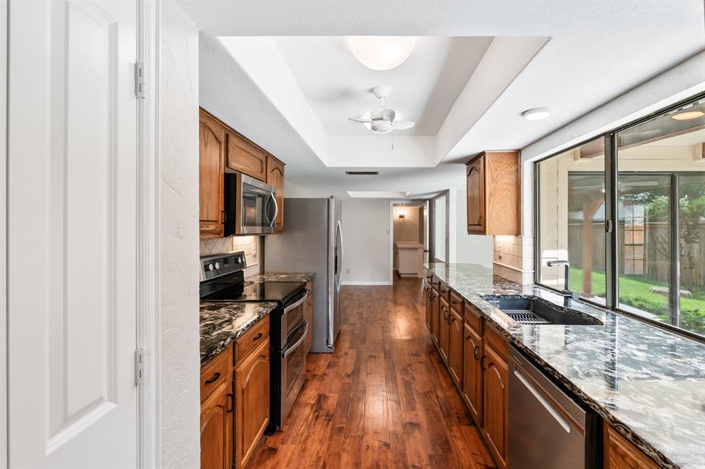445 Woodway Drive Property Photo 10