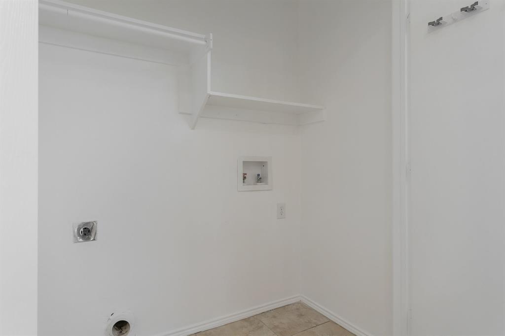 915 Chickesaw Lane Property Photo 22