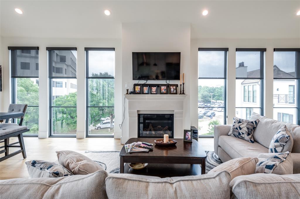 5270 Town And Country Property Photo