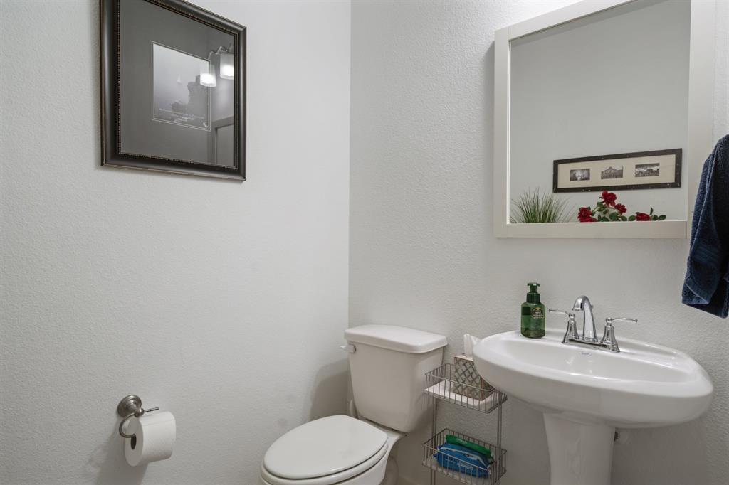 872 S State Highway 5 Property Photo 28
