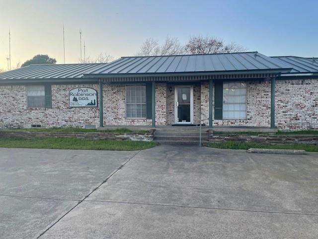 311 S Highway 67 Property Photo 1