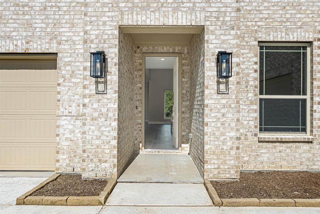 223 Shawnee Trail Property Photo 2