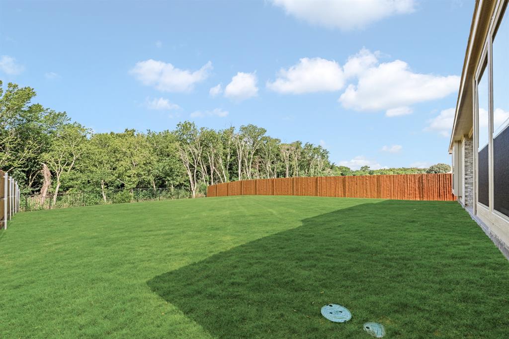 223 Shawnee Trail Property Photo 3