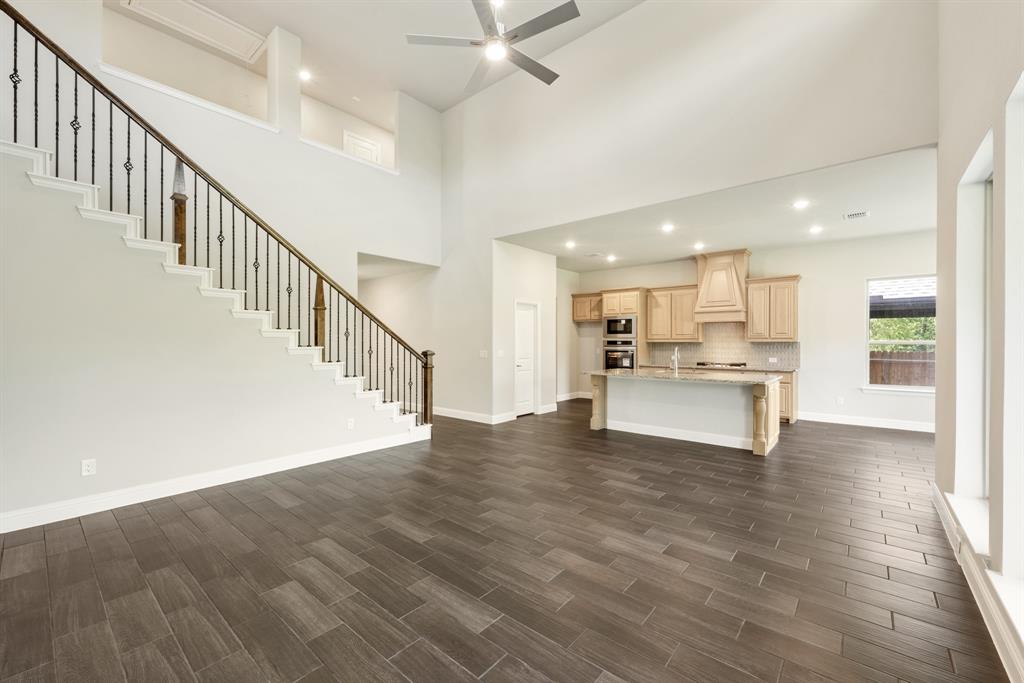 223 Shawnee Trail Property Photo 4