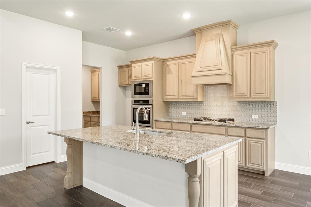 223 Shawnee Trail Property Photo 8