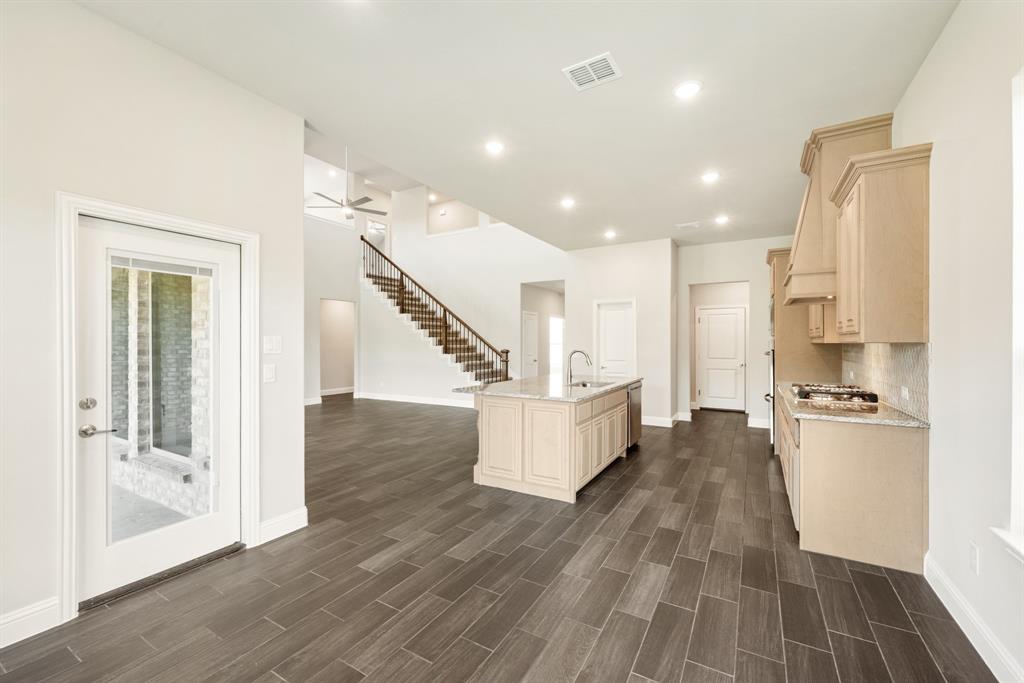 223 Shawnee Trail Property Photo 12