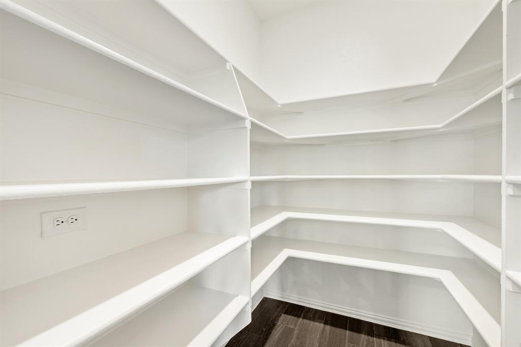 223 Shawnee Trail Property Photo 14