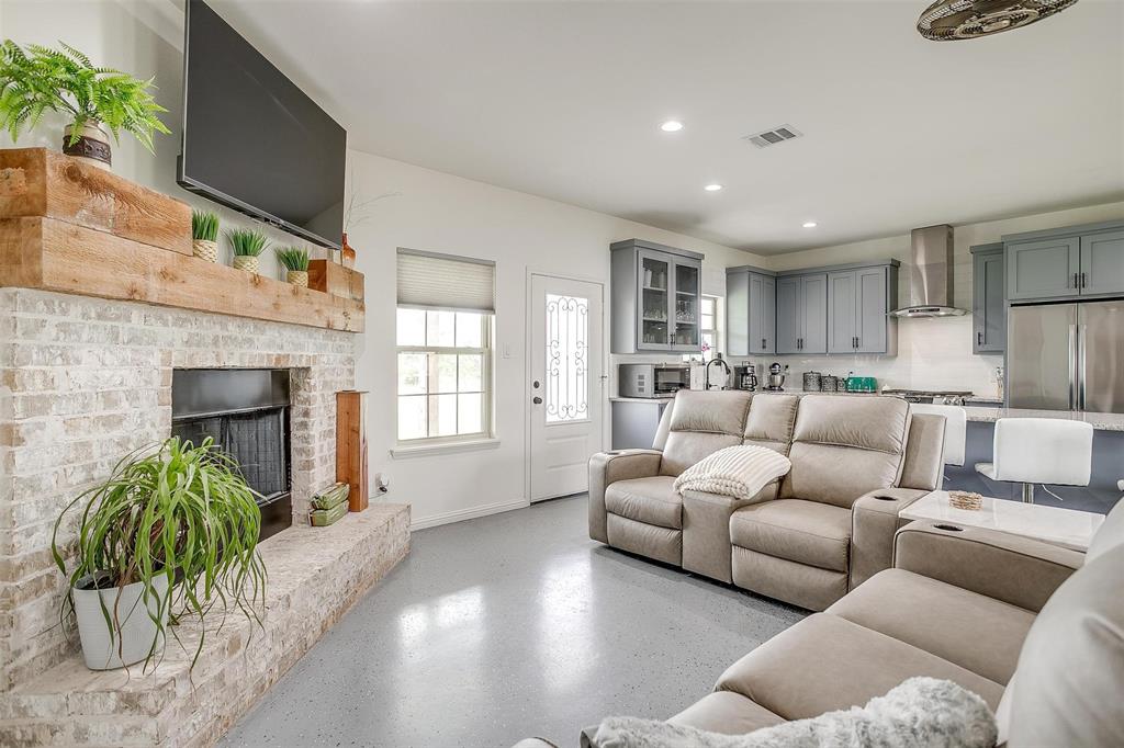 194 Reeves Road Property Photo 5