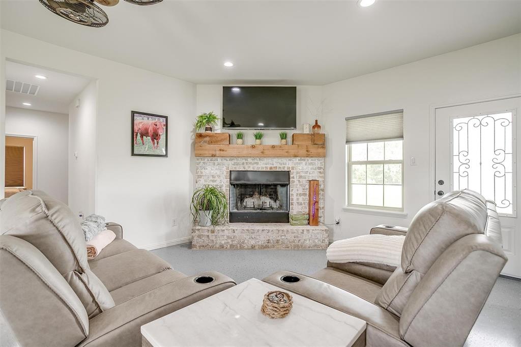 194 Reeves Road Property Photo 7